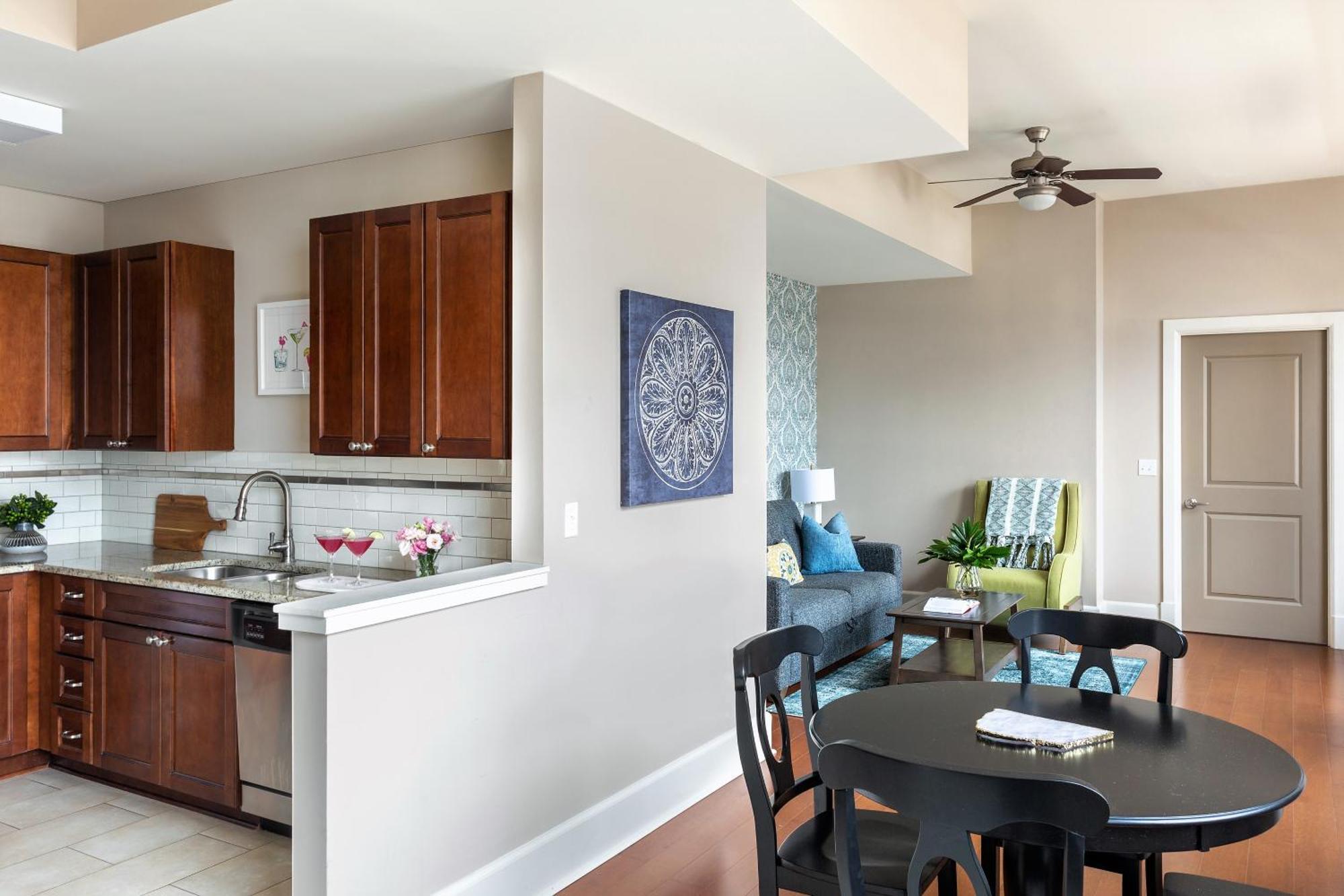 Apartment Roami At Hibernia Tower