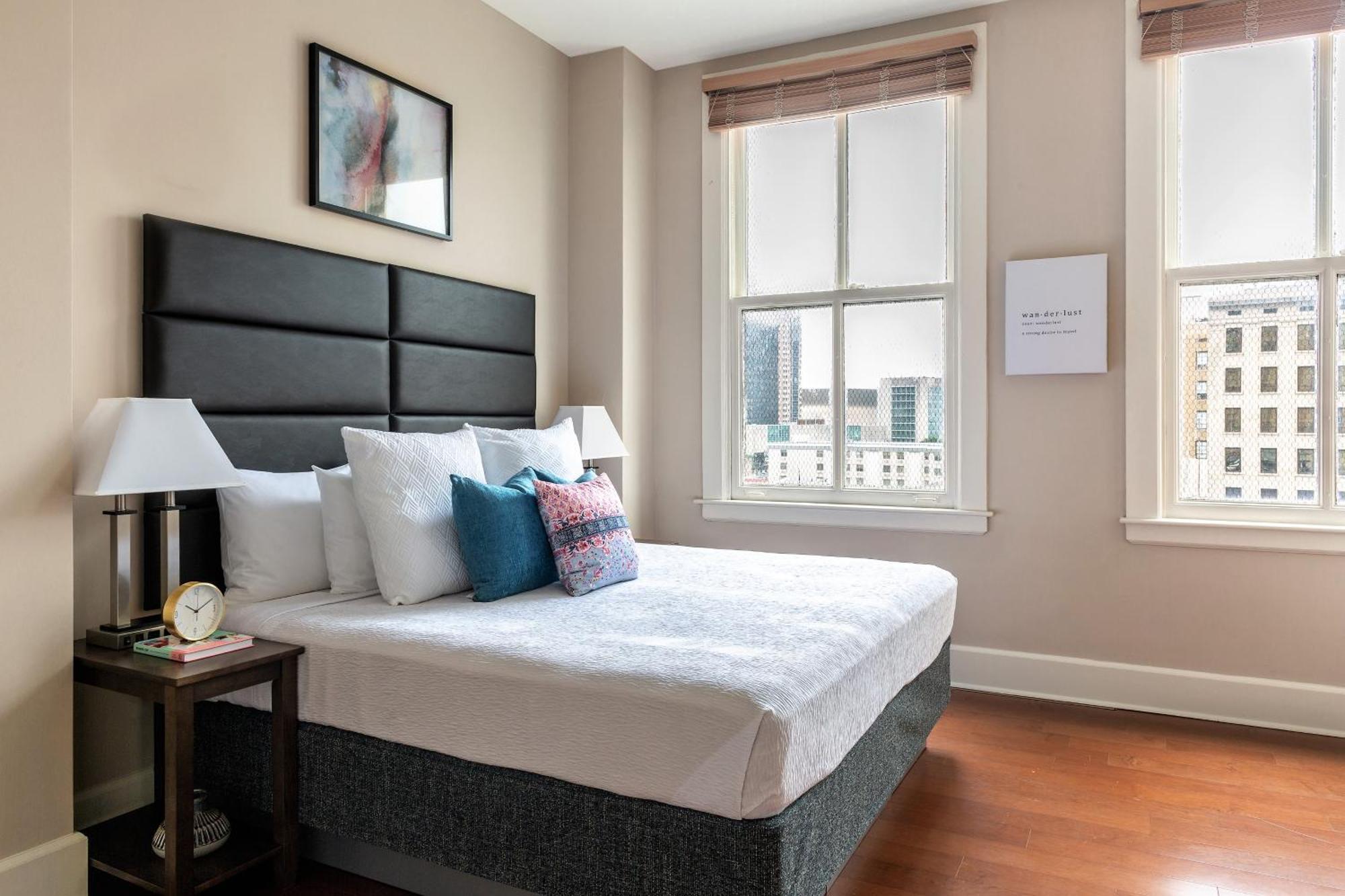 Roami At Hibernia Tower Apartment
